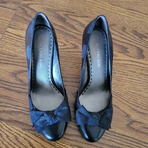 Gianni Bini Heels w/ Bow